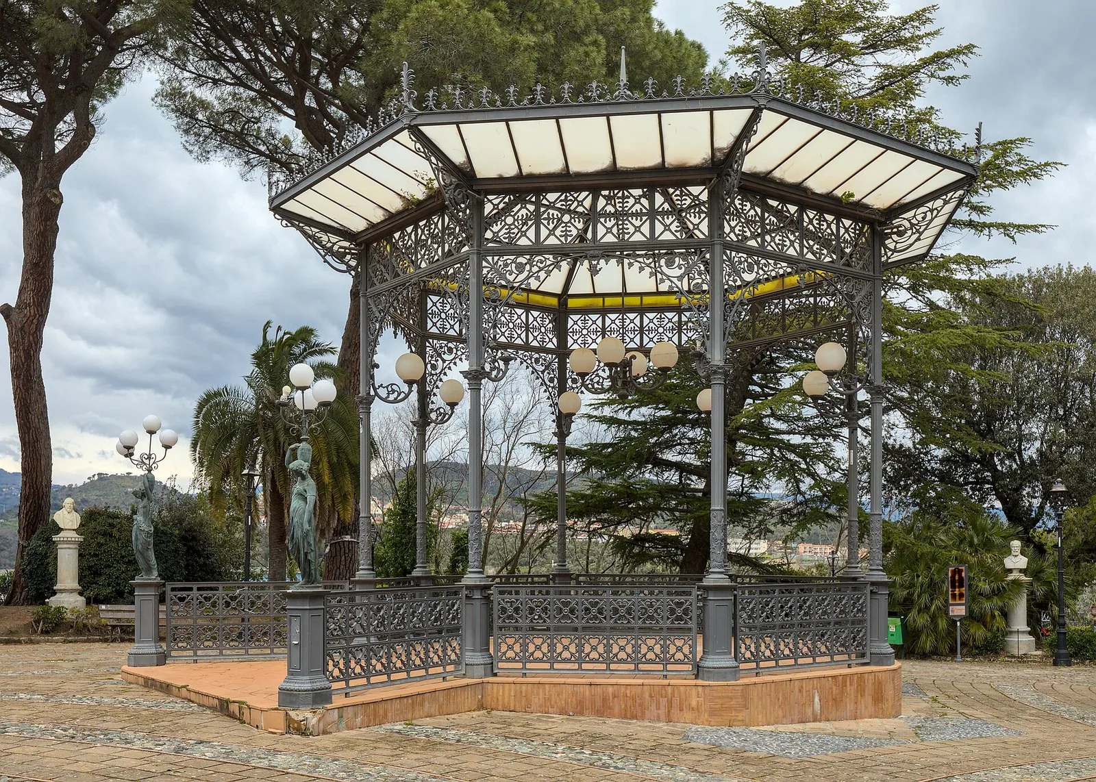 La cassa armonica dei giardini di Villa Margherita, a Catanzaro